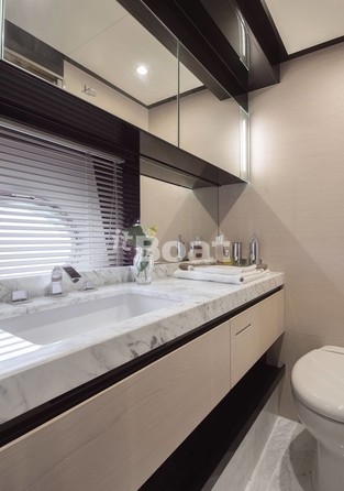 Azimut Brazilian 83