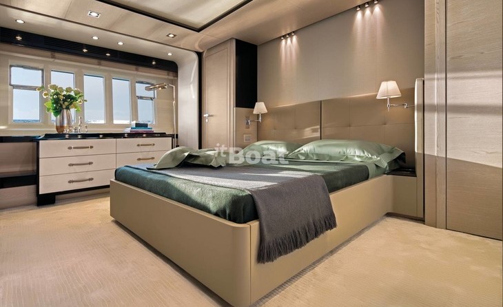 Azimut Brazilian 83