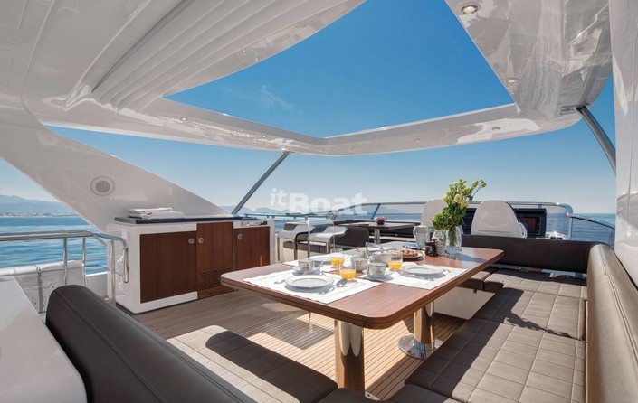 Azimut Brazilian 83