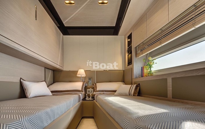 Azimut Brazilian 83