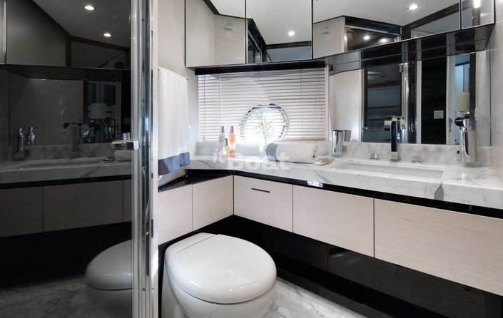 Azimut Brazilian 83