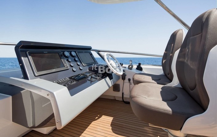 Azimut Brazilian 83