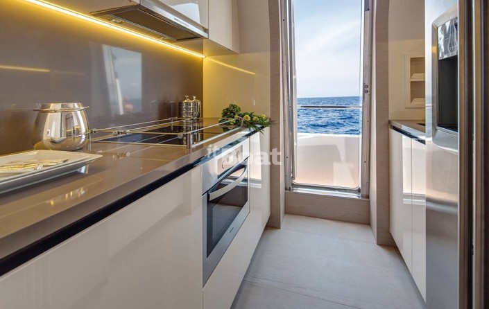 Azimut Brazilian 83