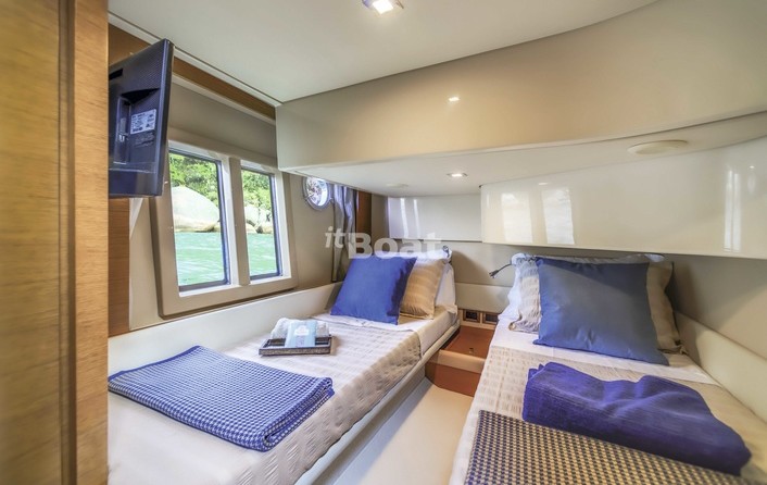 Azimut Brazilian 42