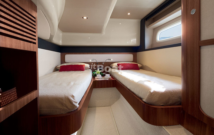 Azimut Magellano 43 HT