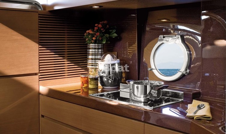 Azimut 43