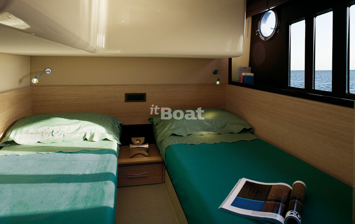 Azimut 48