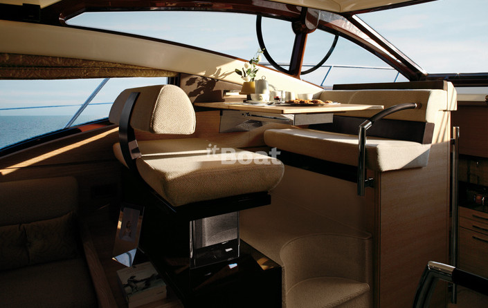 Azimut 48