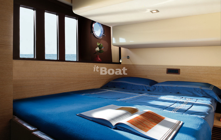 Azimut 48