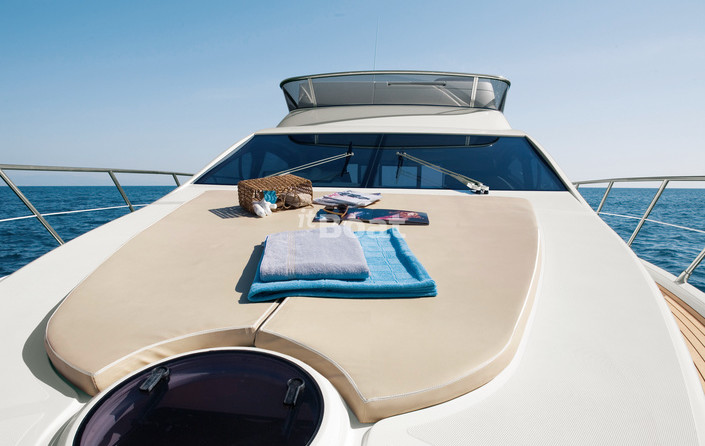 Azimut 48