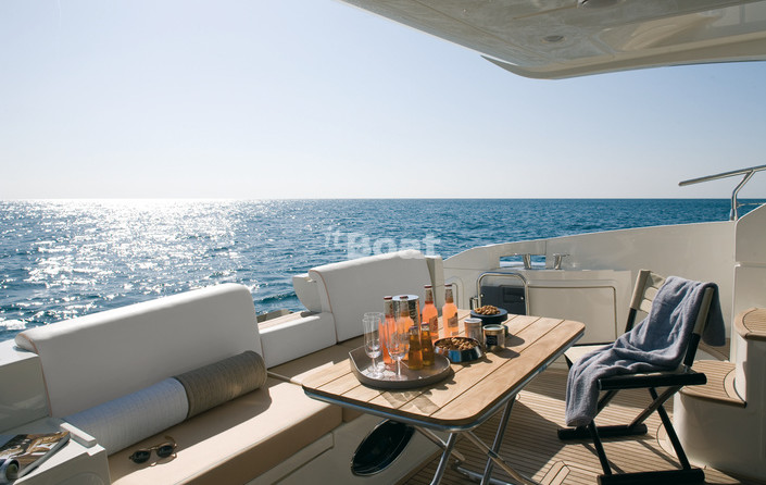 Azimut 48