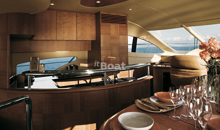Azimut 62E