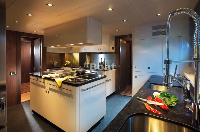 Sunseeker 37M Yacht