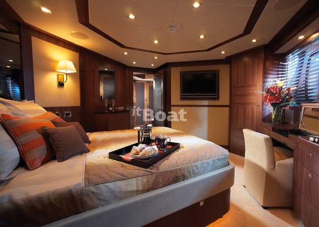 Sunseeker 37M Yacht