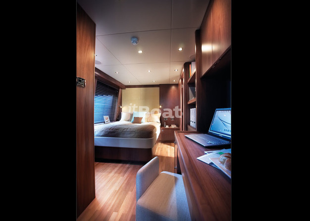 Sunseeker 37M Yacht
