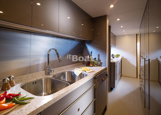 Sunseeker 34M Yacht