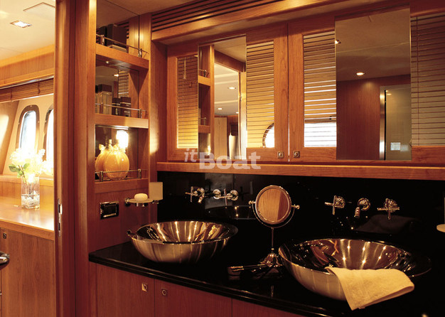 Sunseeker 108 Predator