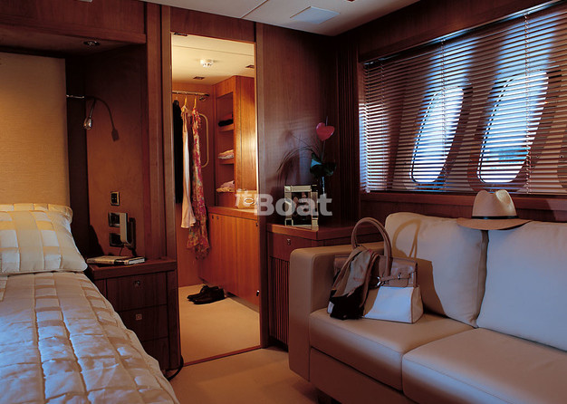 Sunseeker 108 Predator