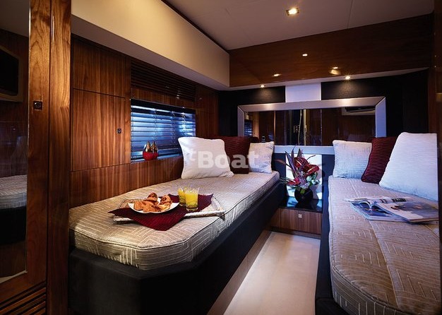 Sunseeker 84 Predator
