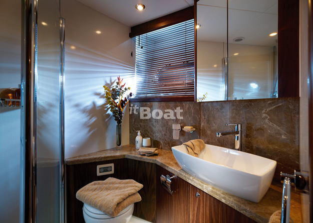 Sunseeker 70 Manhattan