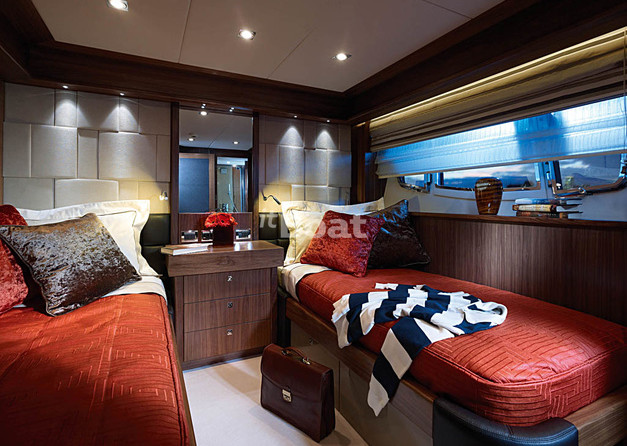 Sunseeker 30M Yacht