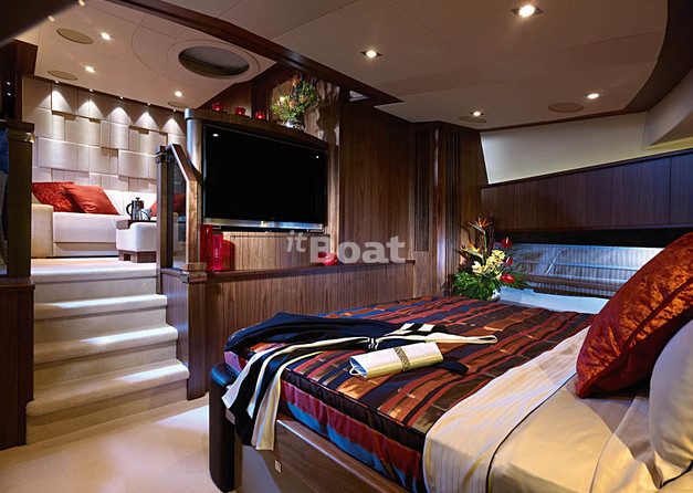 Sunseeker 30M Yacht