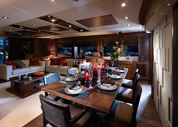 Sunseeker 30M Yacht