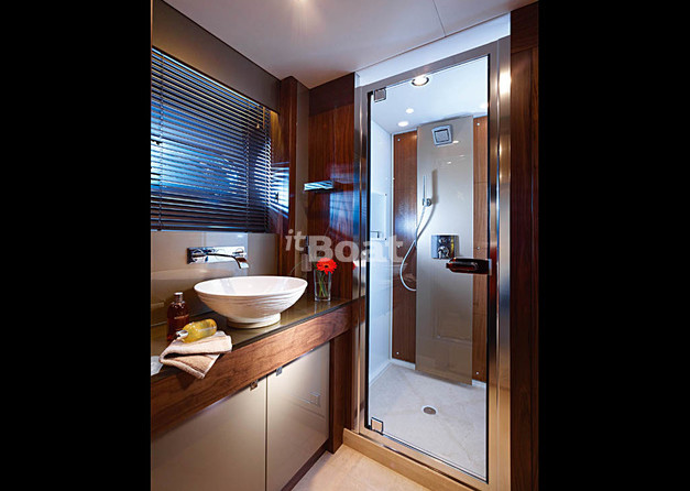 Sunseeker 30M Yacht