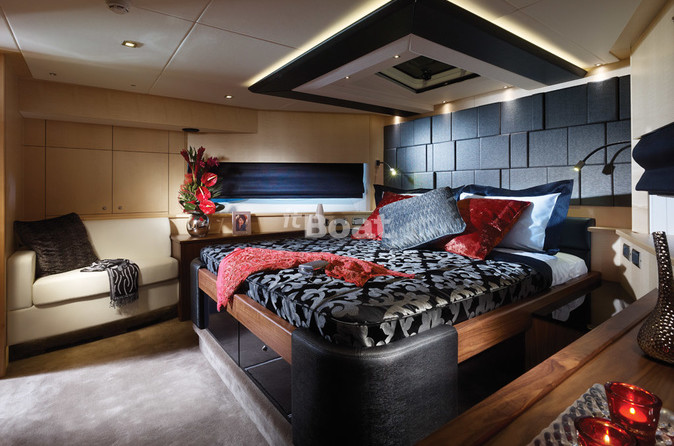 Sunseeker 88 Yacht