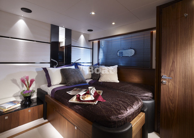 Sunseeker 80 Yacht
