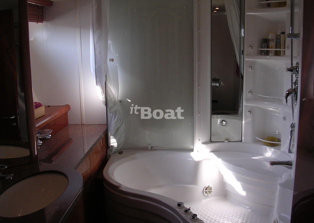 Sunseeker 82 Yacht