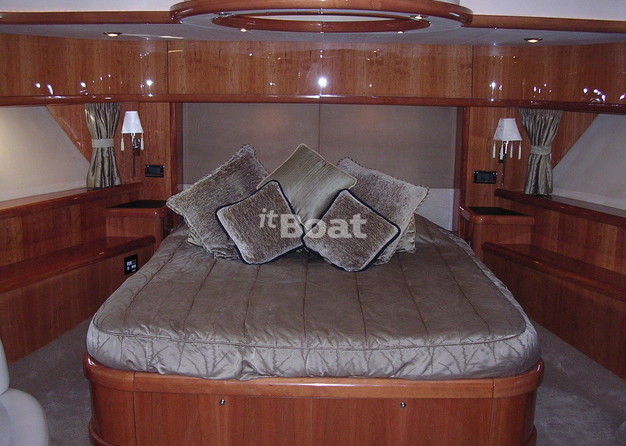 Sunseeker 82 Yacht