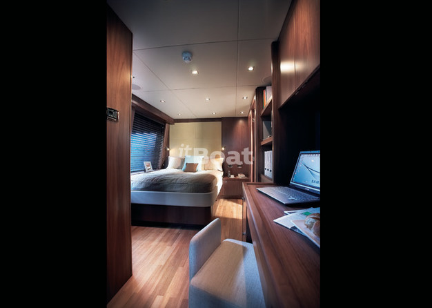 Sunseeker 40M Yacht