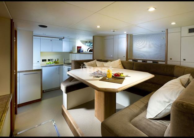Sunseeker 40M Yacht