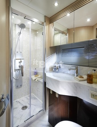 Sunseeker 75 Yacht