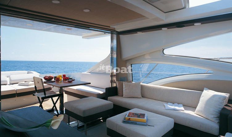 Azimut 68S