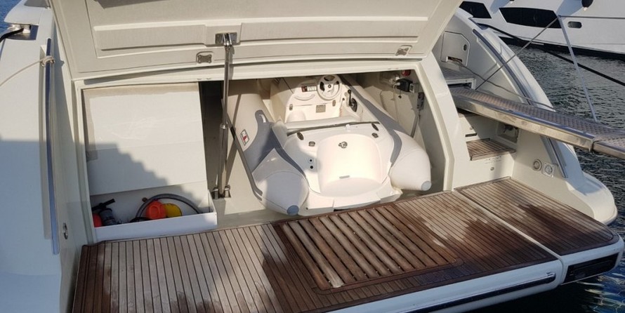 Azimut 68S