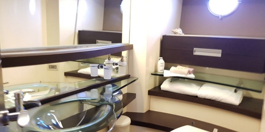Azimut 68S
