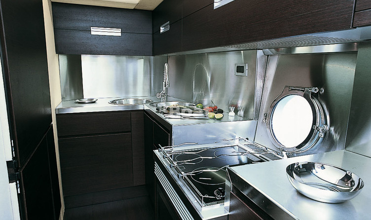 Azimut 68S