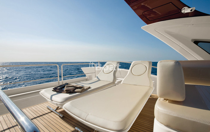 Azimut 72S