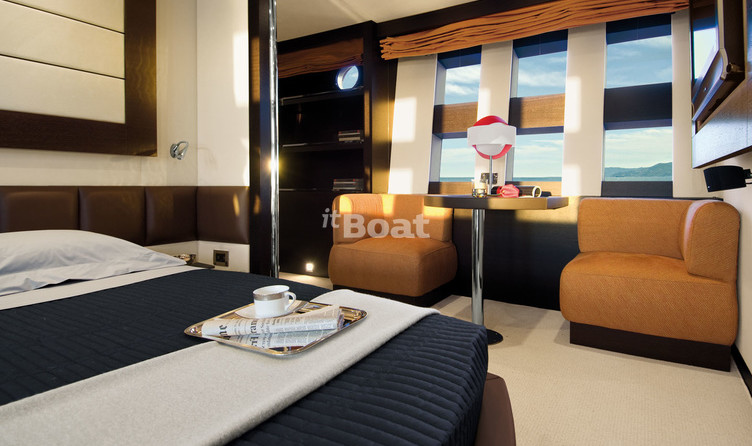 Azimut 86S