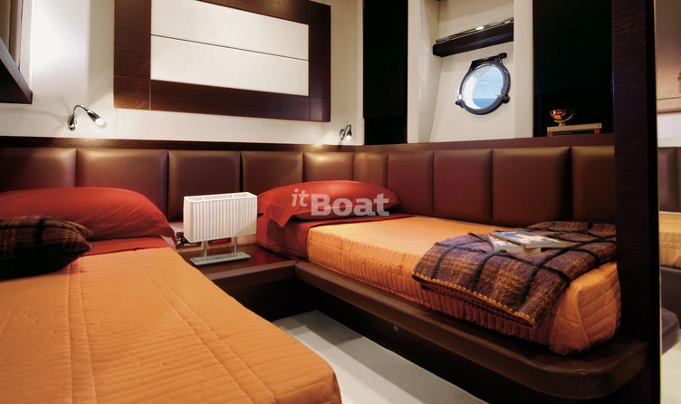 Azimut 86S