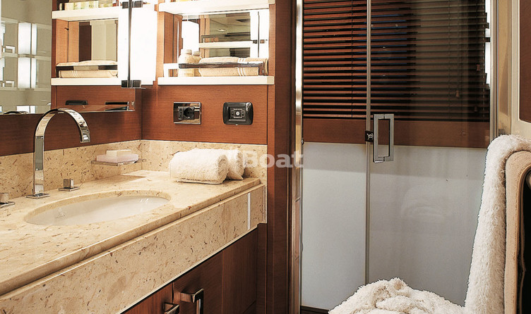 Azimut Grande 105