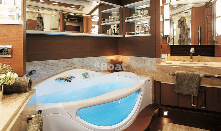 Azimut Grande 105