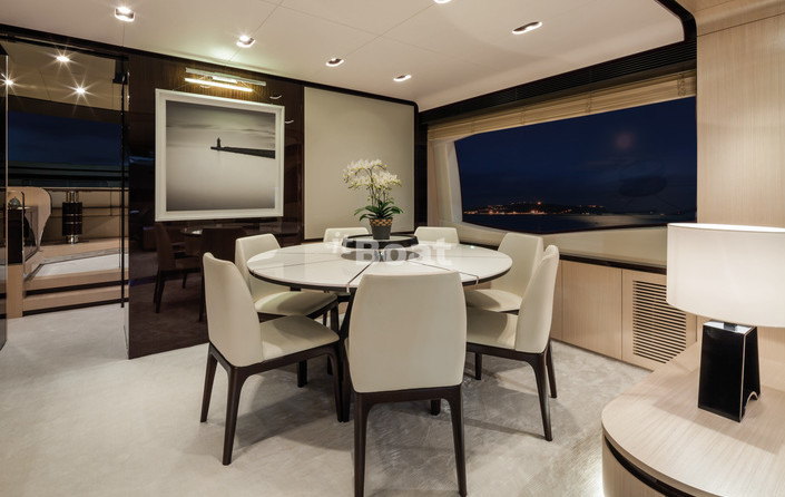 Azimut 84