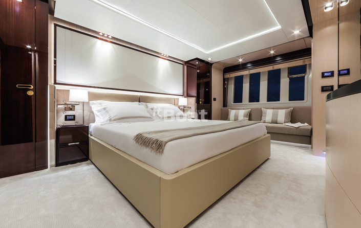 Azimut 84