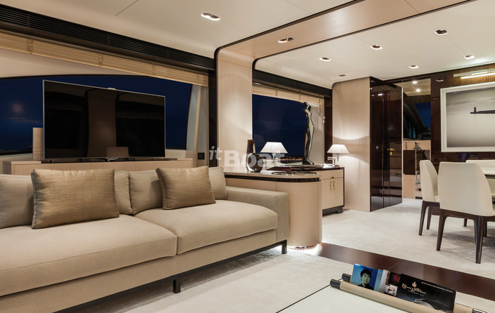 Azimut 84