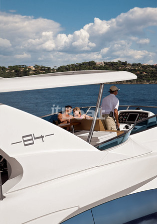 Azimut 84