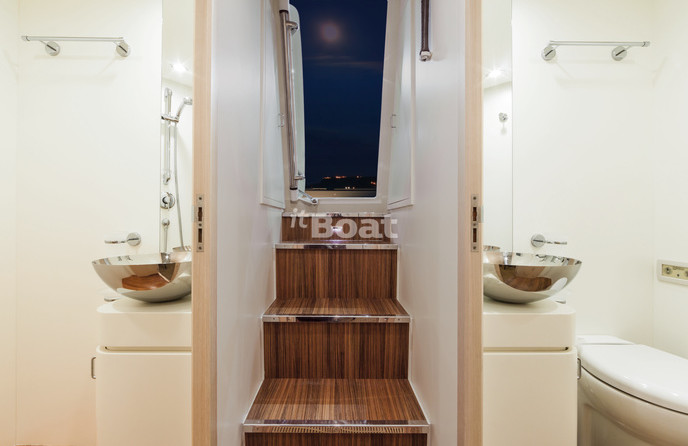 Azimut 84