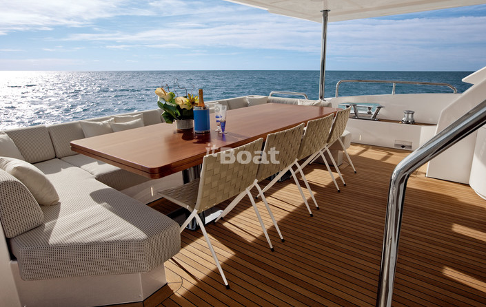 Azimut Grande 100
